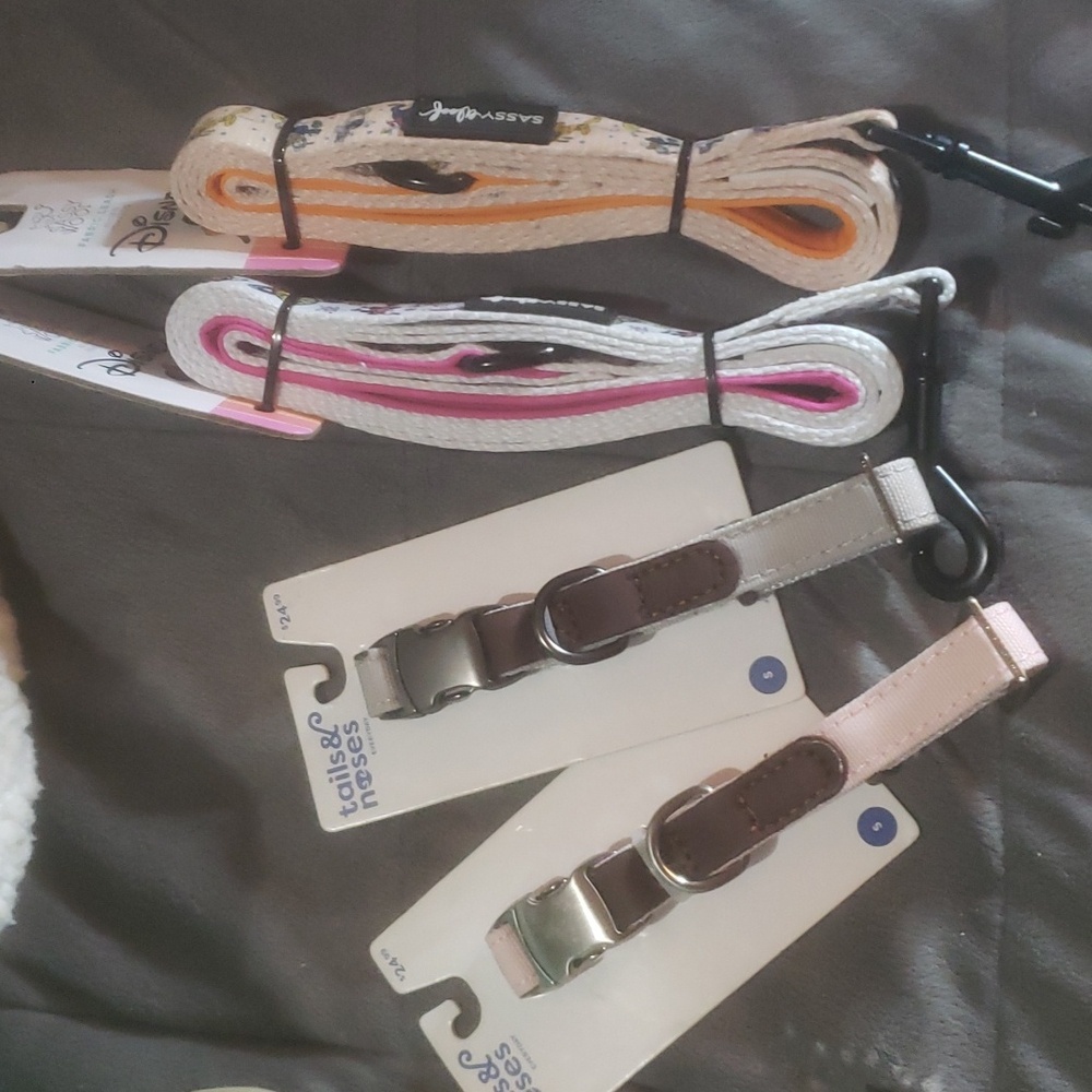 DISNEY DOG LEASH AND COLLARS SELLING ALL ITEMS ONE PRICE